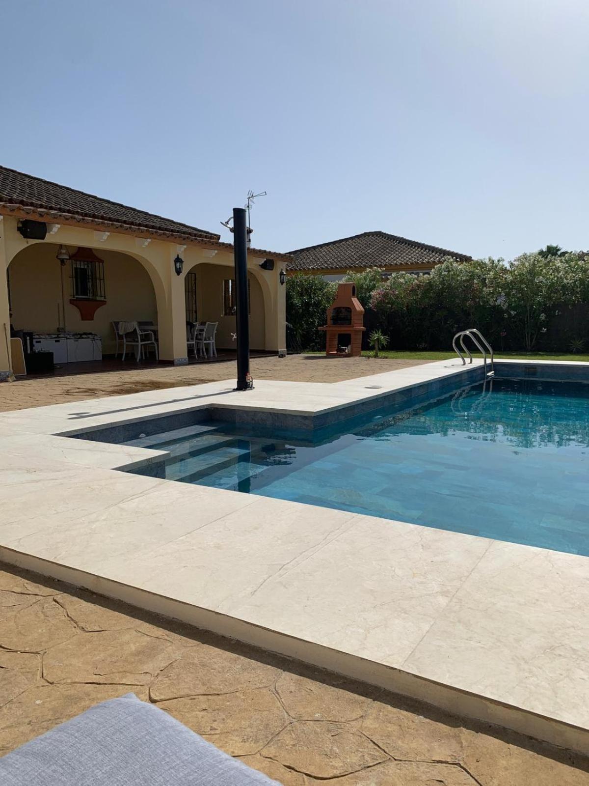 Traumhaus Fuer 6 Personen Mit Spektakulaerem Privaten Pool Und Schoenem Ausblick In Die Natur Hozanejos Εξωτερικό φωτογραφία